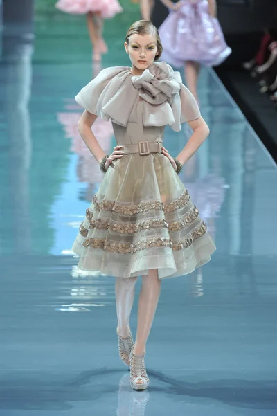 Look 28